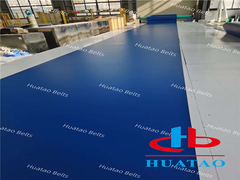 Cinturão de espalhamento utilizado na secção de formação do processo de produção de placas e painéis, como MDF, HDF, OSB.