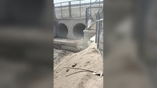 Serra de fio sobre esteiras para corte de pontes