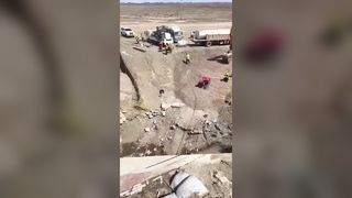 Serra de fio sobre esteiras para corte de grandes edifícios de concreto