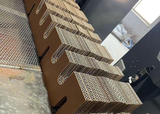 CNC Wire Cutting Machine for Corrugated Cardboard /Cat Scracher