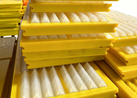 Precision Molded Polyurethane Dewatering Screen Panel with 30mm Thickness and Integrated Steel Frame Support