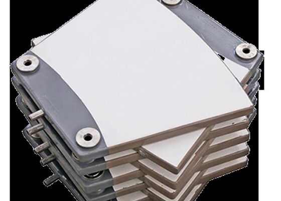 Placa de filtro de cerâmica resistente a intempéries Aplicação de filtragem de mineração ao ar livre