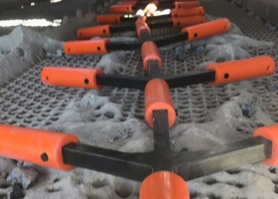 Rodas flexíveis de limpeza de tela para instalações de processamento de agregados