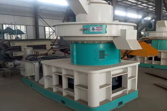Máquina de briquete de biomassa de 380V/60Hz para o mercado africano