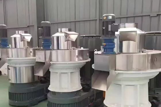 Máquina de briquete de biomassa de baixo ruído ≤ 78 dB para utilização interior